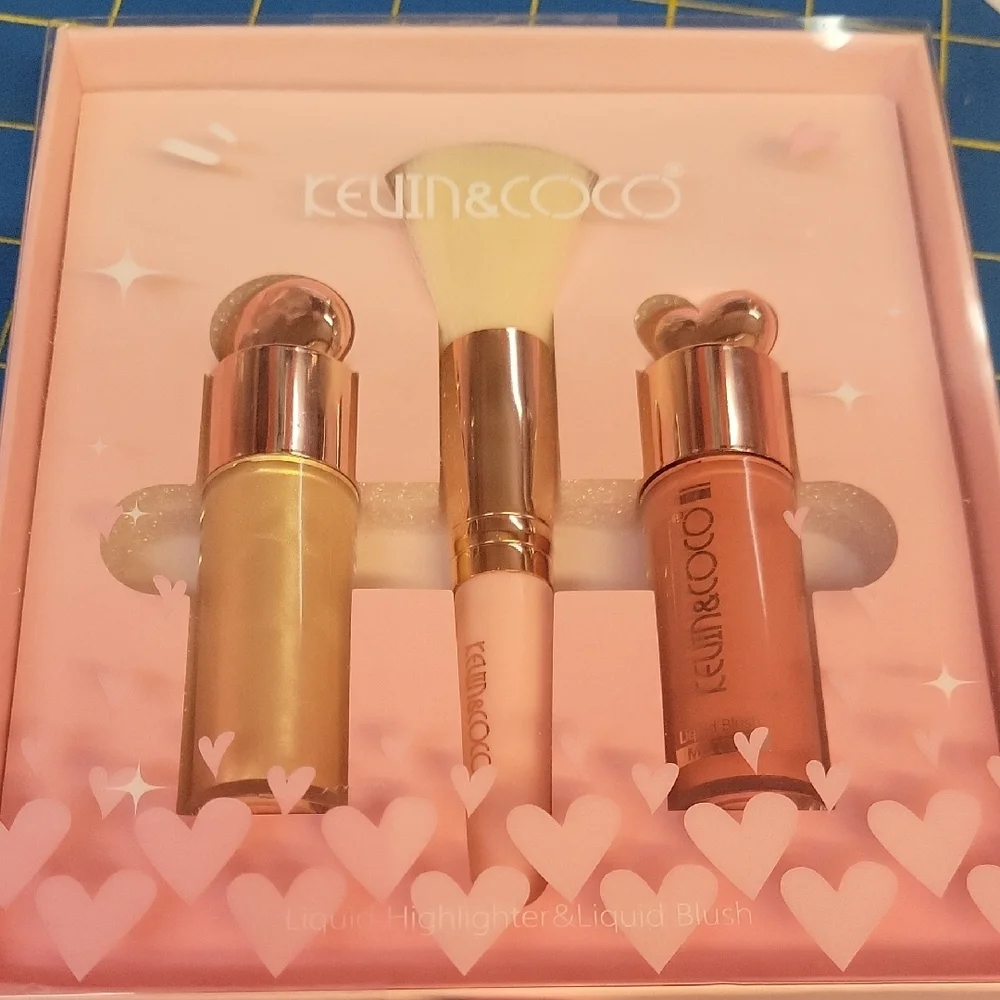 Bio Dimot Liquid Highlighter, Blush & Brush Set New Sealed Box